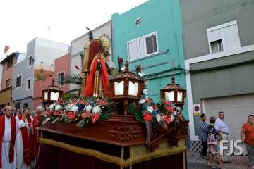 Procesión religiosa por las calles de El Ejido (Foto Francisco Javier Santana)